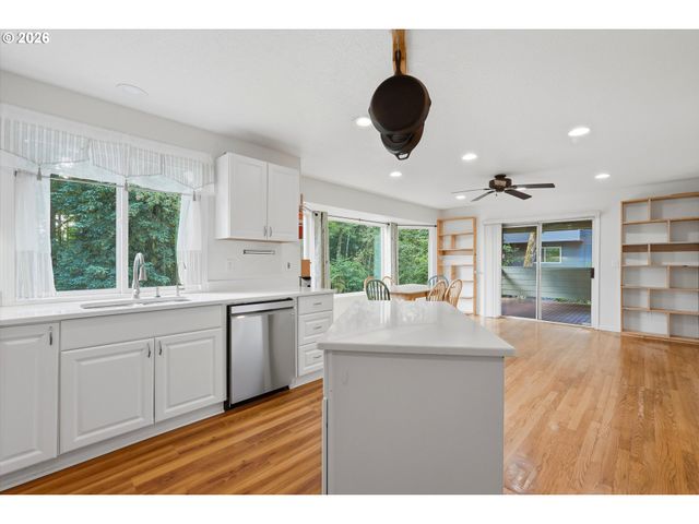 5099 WOODWINDS Ct, West Linn, OR 97068