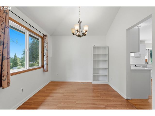 5099 WOODWINDS Ct, West Linn, OR 97068