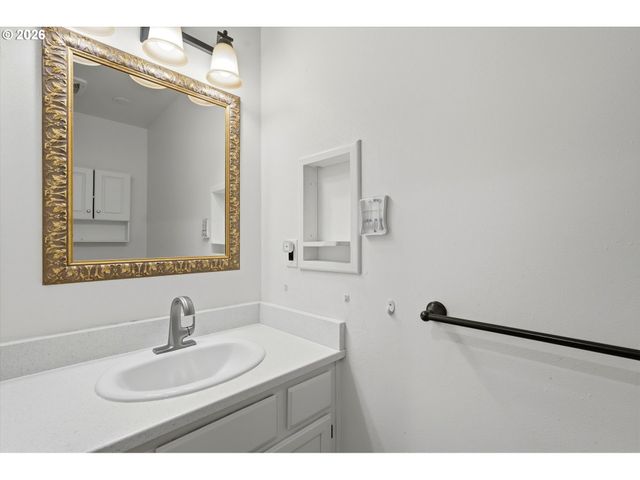 5099 WOODWINDS Ct, West Linn, OR 97068