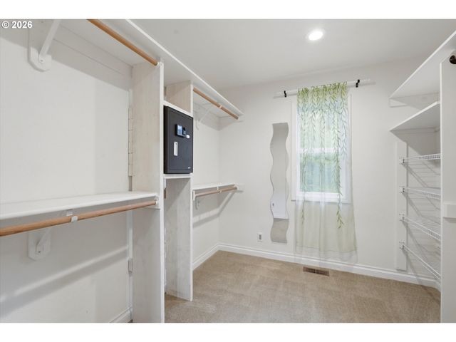 5099 WOODWINDS Ct, West Linn, OR 97068