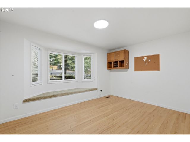 5099 WOODWINDS Ct, West Linn, OR 97068