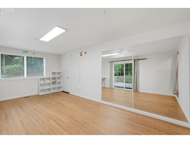 5099 WOODWINDS Ct, West Linn, OR 97068