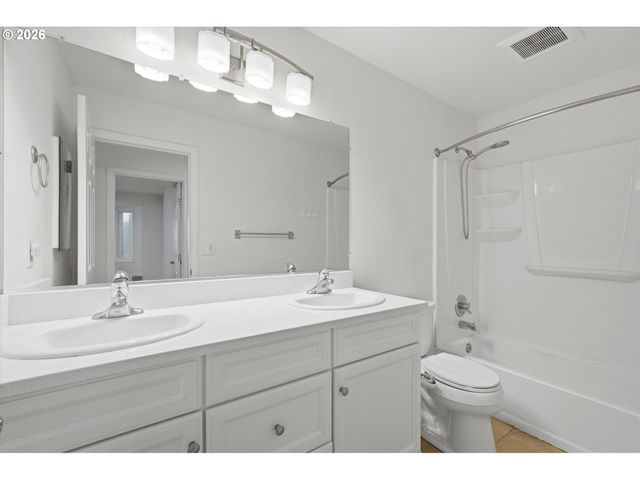 5099 WOODWINDS Ct, West Linn, OR 97068