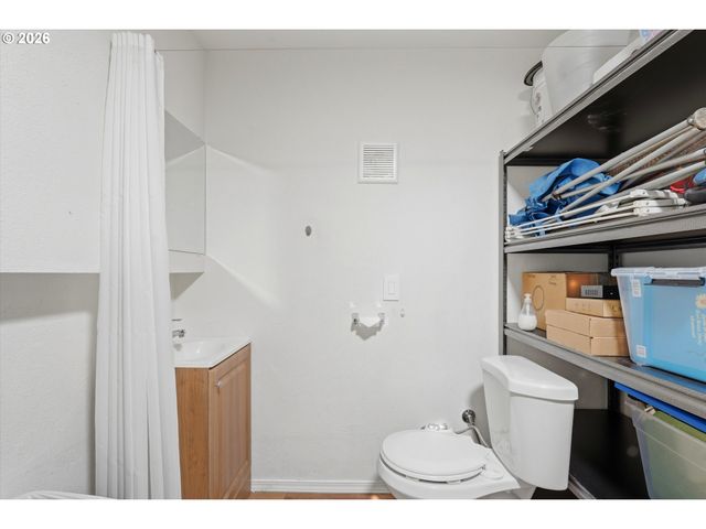 5099 WOODWINDS Ct, West Linn, OR 97068