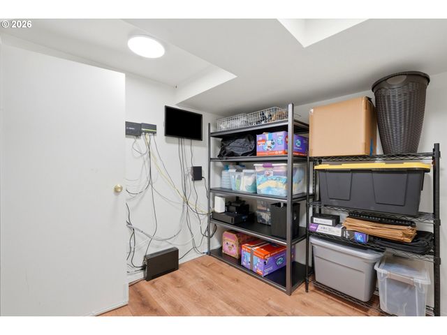 5099 WOODWINDS Ct, West Linn, OR 97068