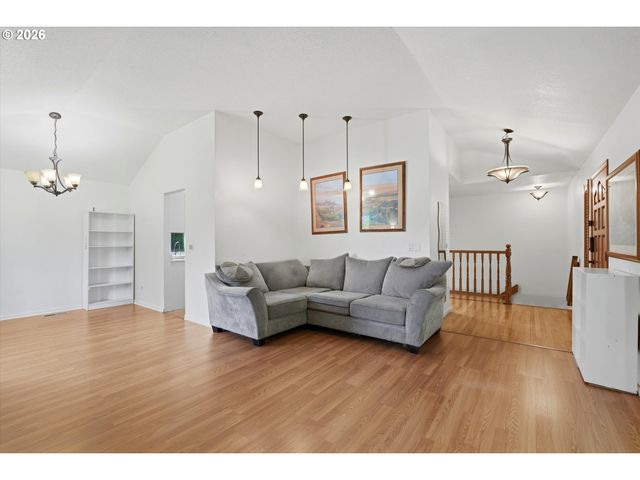 5099 WOODWINDS Ct, West Linn, OR 97068
