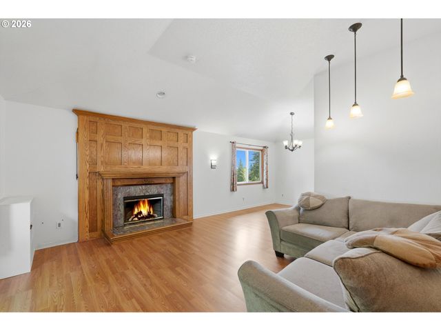 5099 WOODWINDS Ct, West Linn, OR 97068