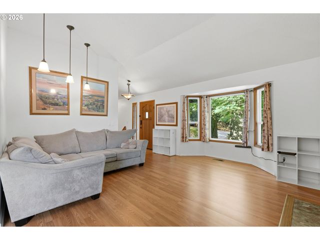5099 WOODWINDS Ct, West Linn, OR 97068