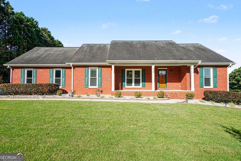 2822 Green Road, Loganville, GA 30052