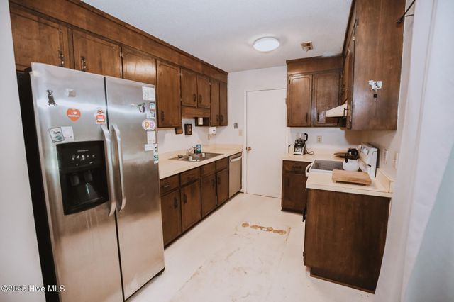 276 Goose Creek Road, Hubert, NC 28539