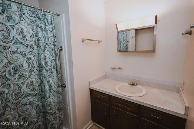 276 Goose Creek Road, Hubert, NC 28539