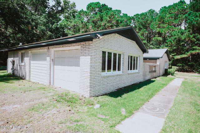 276 Goose Creek Road, Hubert, NC 28539