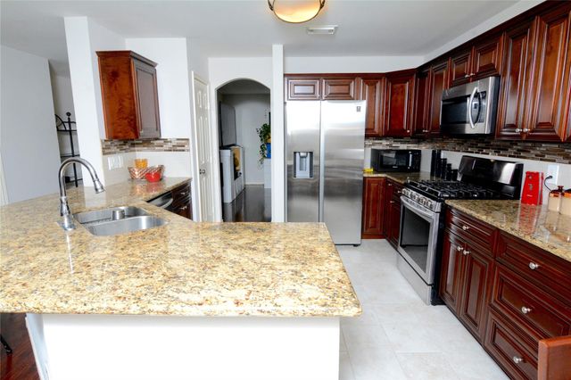 7218 Autumn Bluff Lane, Richmond, TX 77407