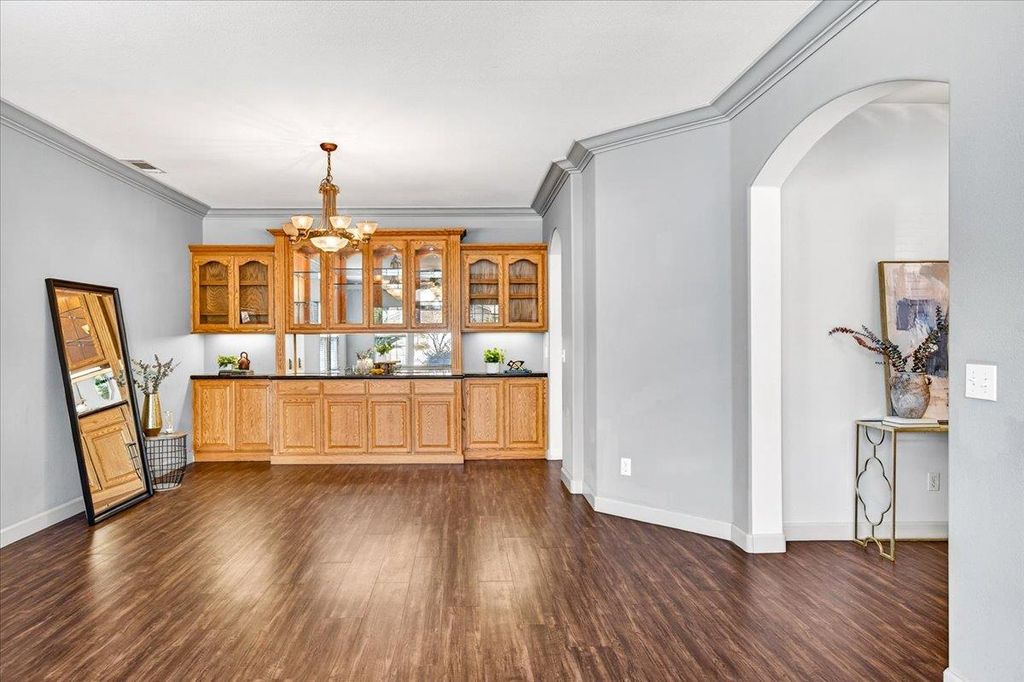Image 28 of property listing at 1528 S Exeter Court, Visalia, CA 93292