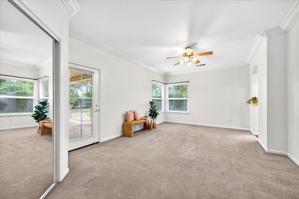 Image 3 of property listing at 1528 S Exeter Court, Visalia, CA 93292