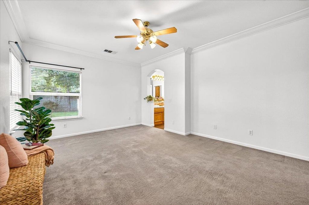 Image 34 of property listing at 1528 S Exeter Court, Visalia, CA 93292