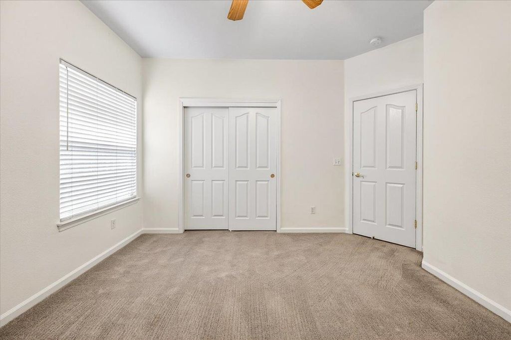 Image 40 of property listing at 1528 S Exeter Court, Visalia, CA 93292