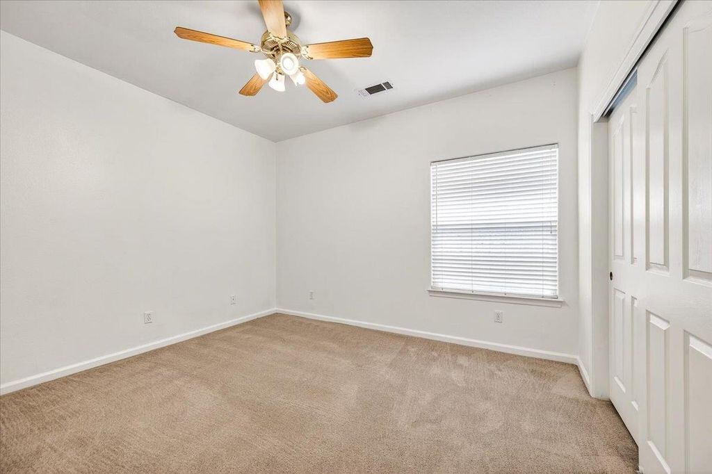 Image 42 of property listing at 1528 S Exeter Court, Visalia, CA 93292