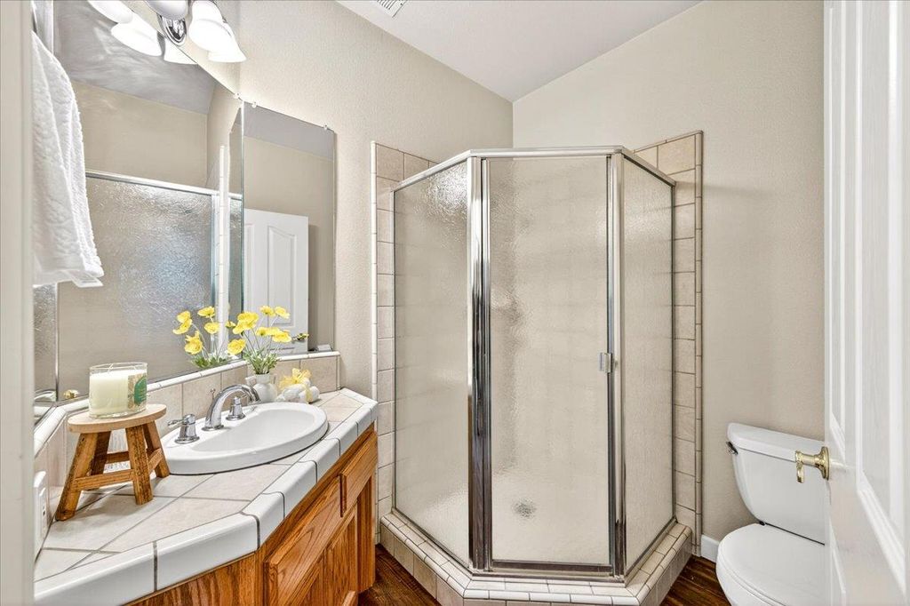 Image 46 of property listing at 1528 S Exeter Court, Visalia, CA 93292