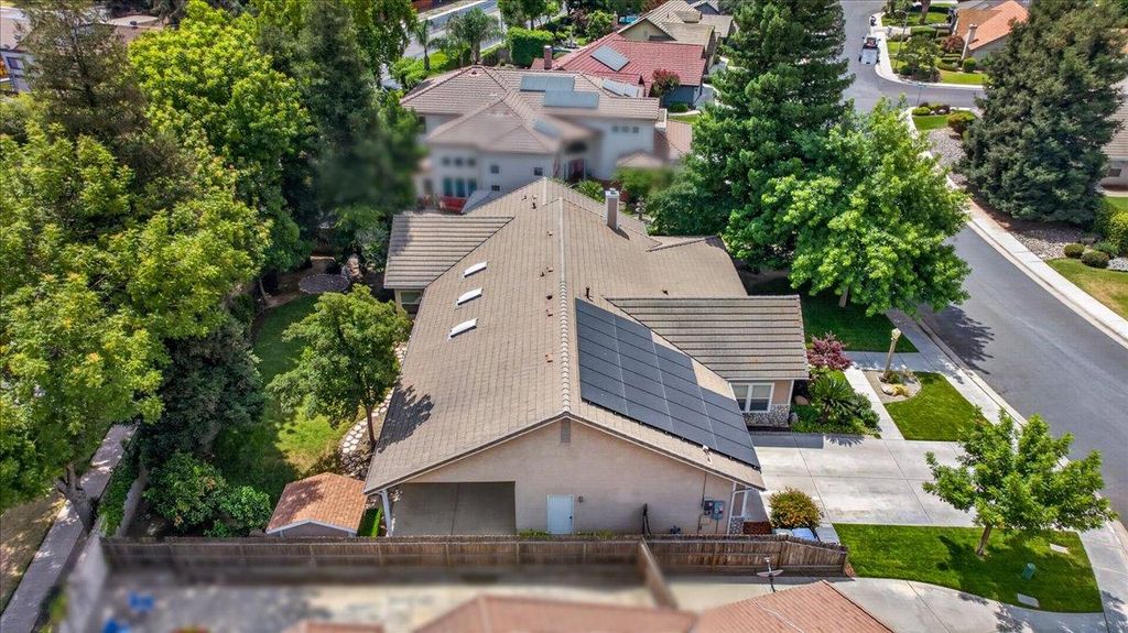 Image 65 of property listing at 1528 S Exeter Court, Visalia, CA 93292