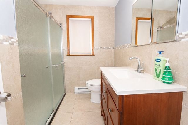 44 Schley St, Chicopee, MA 01020