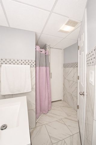44 Schley St, Chicopee, MA 01020