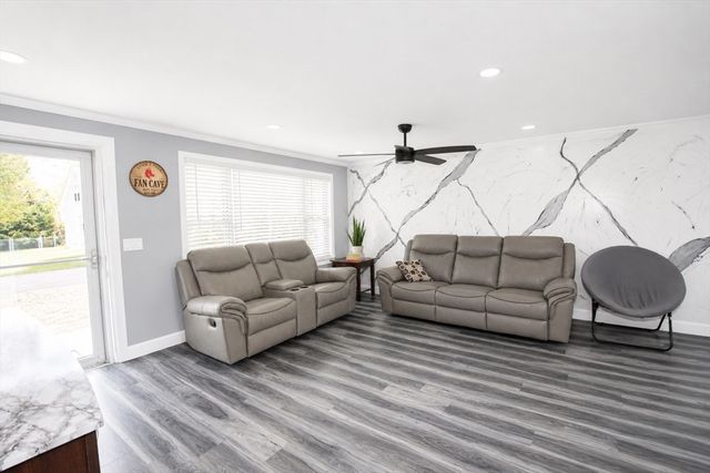 44 Schley St, Chicopee, MA 01020