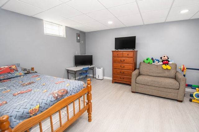 44 Schley St, Chicopee, MA 01020
