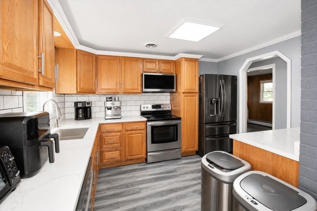 44 Schley St, Chicopee, MA 01020