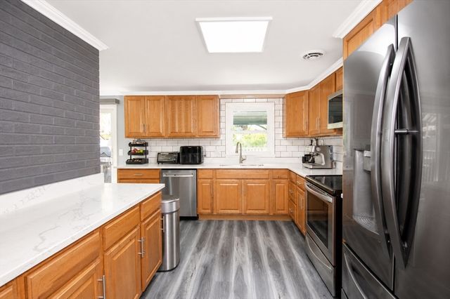 44 Schley St, Chicopee, MA 01020