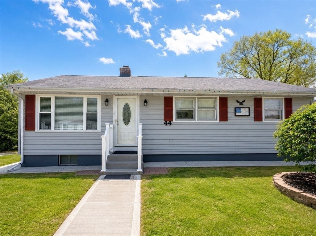 44 Schley St, Chicopee, MA 01020