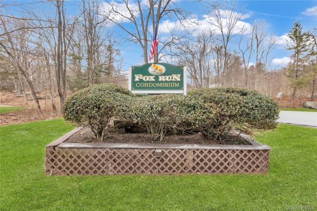 618 Fox Run Lane, Carmel, NY 10512