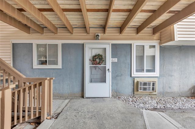 618 Fox Run Lane, Carmel, NY 10512