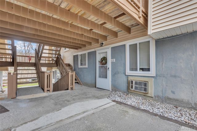 618 Fox Run Lane, Carmel, NY 10512