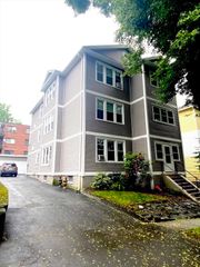 25 Bridgeport St, Worcester, MA 01604