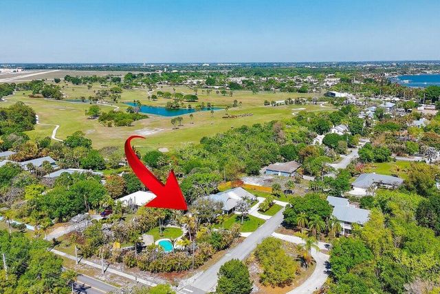 2366 SE Country Club Lane, Stuart, FL 34996