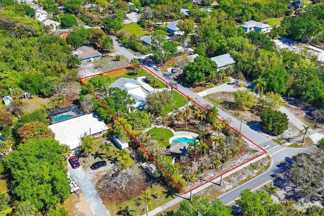2366 SE Country Club Lane, Stuart, FL 34996
