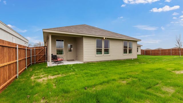 215 GREENHILL Trail, Boyd, TX 76023