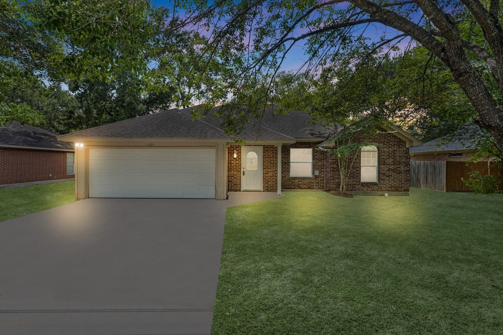 1002 Shell Avenue, Cleveland, TX 77327