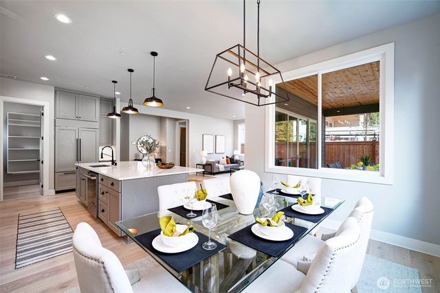 12812 NE 65th Lane, Kirkland, WA 98033