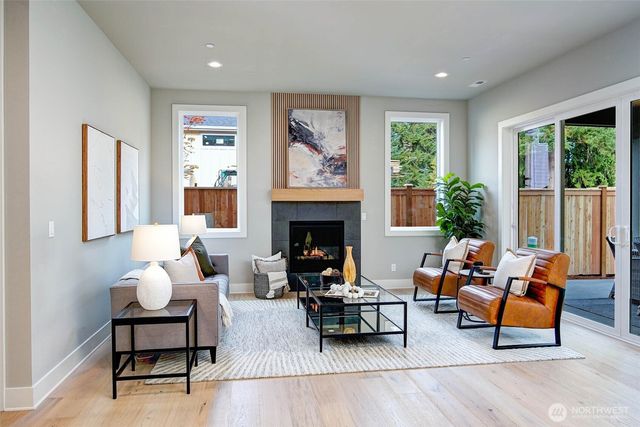 12812 NE 65th Lane, Kirkland, WA 98033