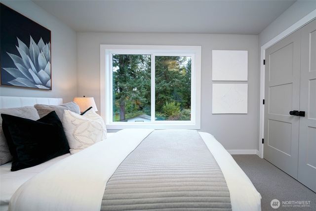 12812 NE 65th Lane, Kirkland, WA 98033