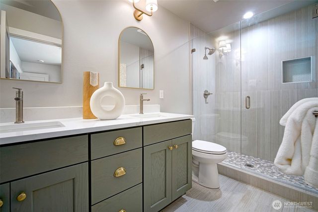 12812 NE 65th Lane, Kirkland, WA 98033