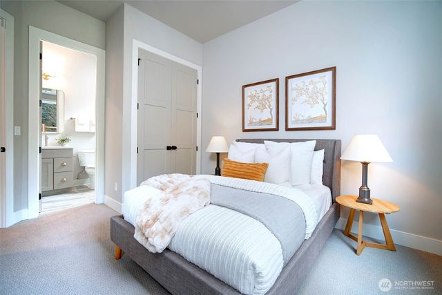 12812 NE 65th Lane, Kirkland, WA 98033