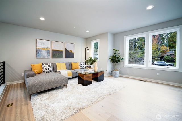 12812 NE 65th Lane, Kirkland, WA 98033