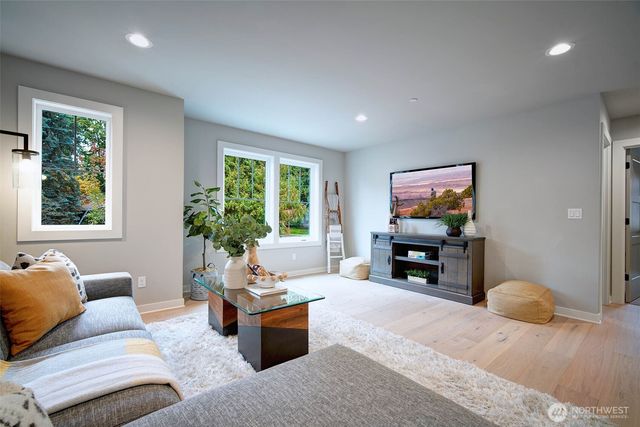 12812 NE 65th Lane, Kirkland, WA 98033