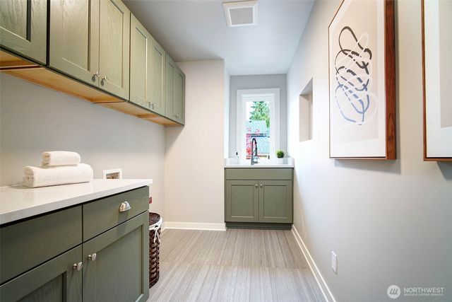 12812 NE 65th Lane, Kirkland, WA 98033