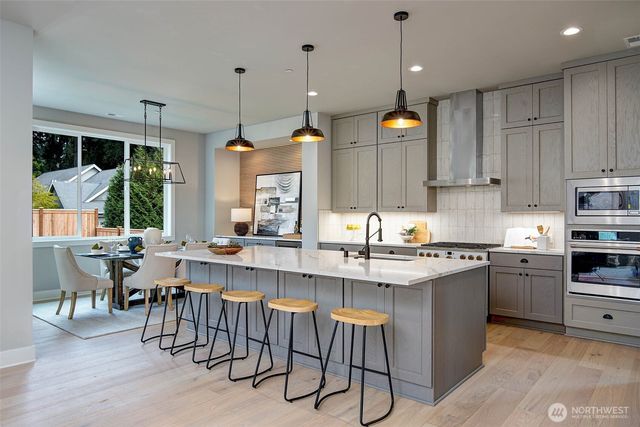 12812 NE 65th Lane, Kirkland, WA 98033