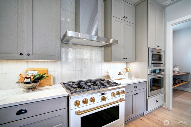 12812 NE 65th Lane, Kirkland, WA 98033