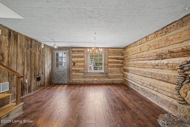 4017 Gloucester Rd, Louisville, KY 40207